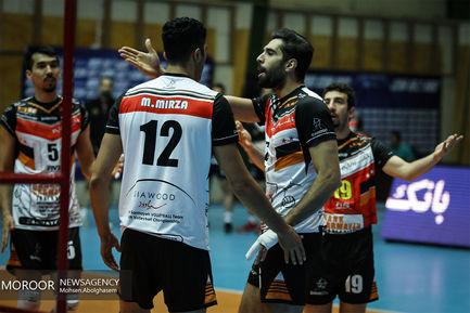 دیدار تیم های والیبال بانک سرمایه و شهرداری تبریز