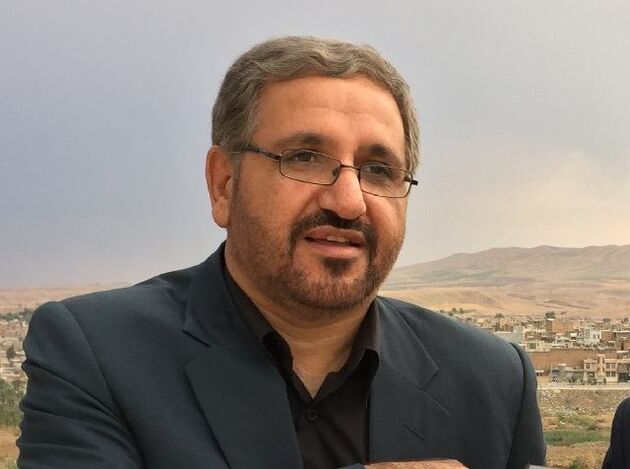 امروز قرار شد تا مدارس مناطق زلزله زده به صورت سه شیفته پذیرای دانش آموزان باشند