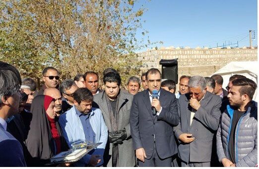 ۶۲ خانه بهداشتی که امروز کلنگ زنی کردیم ربطی به دولت ندارد و توسط خیرین تامین شد