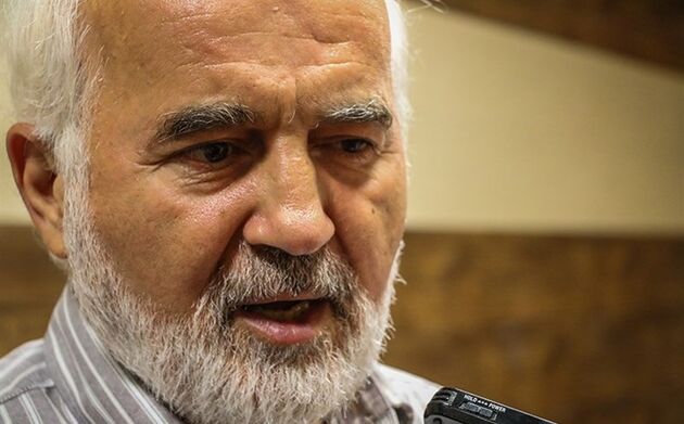 گوشت لخم وزارت نفت را به توتالی می‌دهند که ۶۰ میلیون دلار رشوه داده است