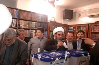 آیت‌الله فاضل لنکرانی رأی خود را به صندوق انداخت‌