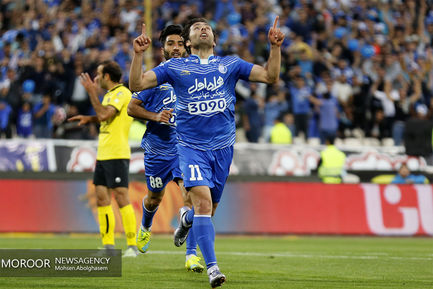 دیدار تیم های استقلال تهران و سپاهان اصفهان