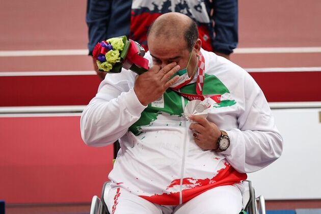 علیرضا مختاری ۶ ماه محروم شد