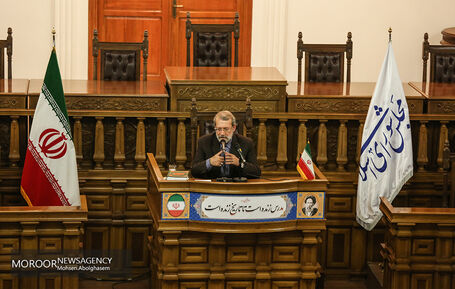 نشست خبری رئیس مجلس شورای اسلامی