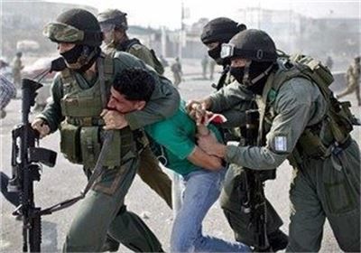بازداشت جوانان فلسطینی توسط نظامیان صهیونیستی 