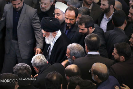 اقامه نماز بر پیکر آیت الله هاشمی رفسنجانی توسط مقام معظم رهبری