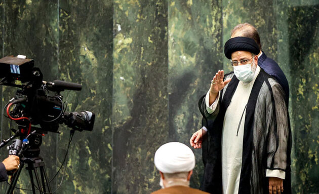 رئیس جمهور وارد صحن علنی شد