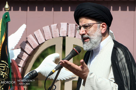 تشییع پیکر ۱۵۰ شهید دفاع مقدس/ رییسی