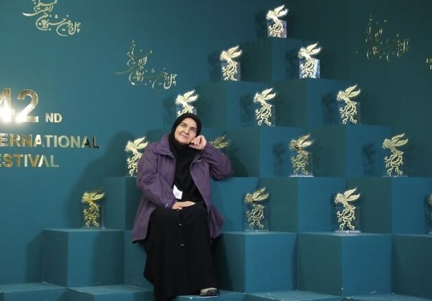 عکس/ ژست خانم کارگردان در جشنواره فجر
