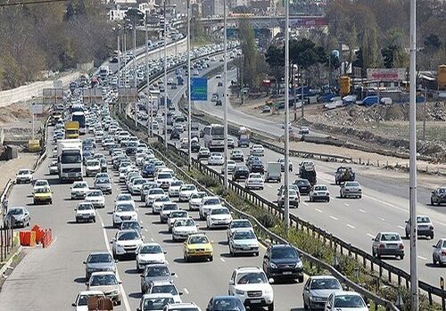 ورودی های تهران نیمه سنگین است