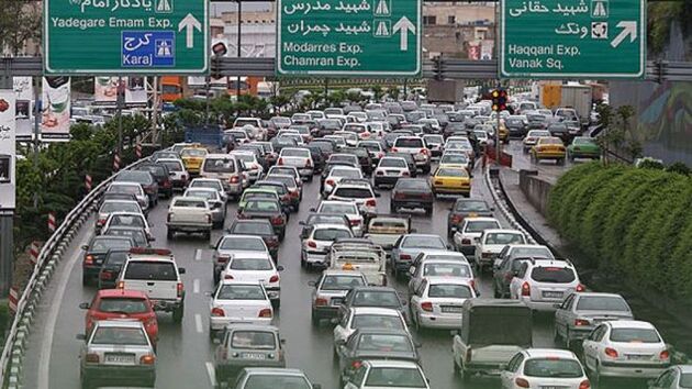 ترافیک سنگین در آزادراه کرج-تهران/ محورهای مسدود اعلام شد