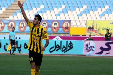 طبق قانون فیفا سیاوش یزدانی باید 6 ماه محروم شود