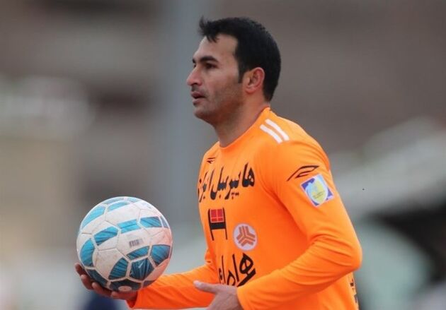 عزت الله پورقاز با سپاهان به مدت یک فصل تمدید کرد
