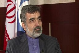 تزریق ناامیدی و مایوس کردن مردم باعث می شود که در زمین دشمن بازی کنیم
