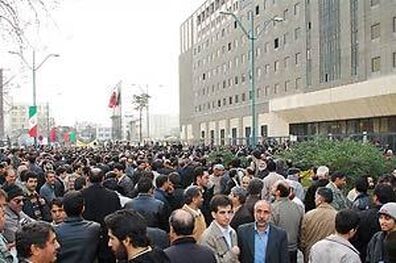 تجمع جمعی از بازنشستگان فولاد کشور مقابل مجلس