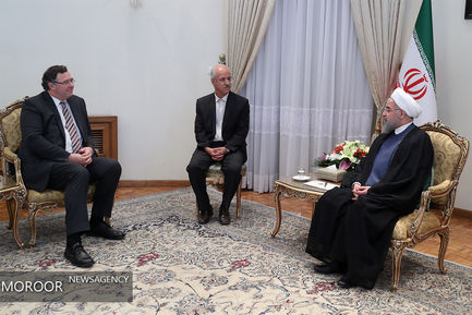  دیدار مدیر شرکت توتال فرانسه ، مهندسان و متخصصین وزارت نفت با رییس جمهور