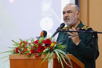 توان دفاعی ایران اسلامی روز به روز در حال پیشرفت است ع