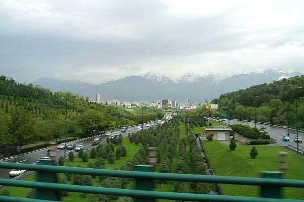 نگهداری و آبیاری فضای سبز از معضلات شهرداری اصفهان است