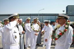 ناوگروه شصت و سوم نیروی دریایی ارتش در بندرعباس پهلو گرفت