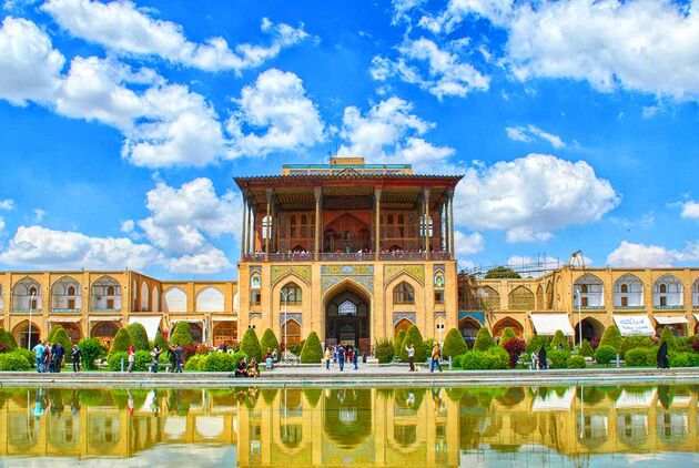 سقف یکی از تالارهای عمارت عالی‌قاپو+عکس