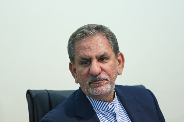 معاون اول رئیس‌ جمهور وارد شهرکرد شد