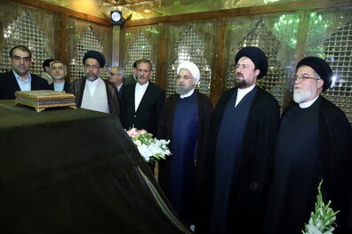 حسن روحانی و اعضای هیات دولت با آرمان‌های امام راحل تجدید بیعت کردند