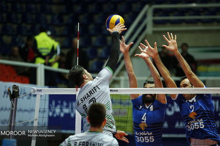 دیدار تیم های والیبال پیکان و شمس