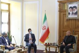 دشمنان، جنگ یمن را به سمت جنگ اقتصادی می‌برند