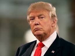 ترامپ اولین اسناد رسمی ریاست‌جمهوری را امضا کرد