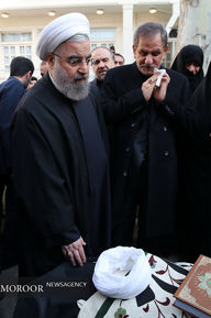 مراسم وداع با پیکر آیت الله هاشمی رفسنجانی در حسینیه جماران با حضور رییس جمهور