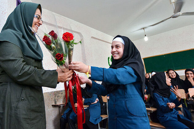 پذیرفته‌شدگان دانشگاه فرهنگیان و شهید رجایی در آموزش و پرورش استخدام می شوند