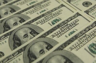 ارزش جهانی دلار همچنان در مسیر نزولی