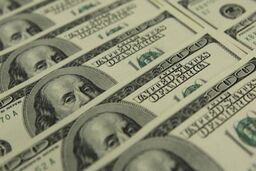 ارزش جهانی دلار همچنان در مسیر نزولی
