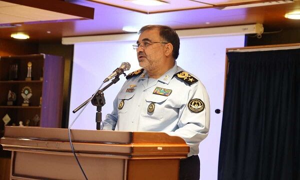 فضای مجازی در حال نابود کردن جامعه است
