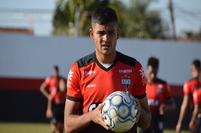 دستور خروج جونیور توسط کالدرون صادر شد