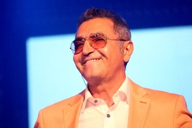 خوانندگی تیتراژ برنامه دعوت به فریدون آسرایی رسید