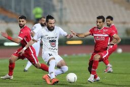 بازی فوتبال ذوب آهن و پرسپولیس زنده از شبکه سه سیما پخش می شود