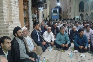 آمریکا امروز همچون کرم ابریشم در پیله خود مرده است