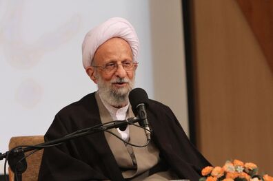 آنقدر بی‌عُرضه نباشیم که زحمات هزاران شهید را بر باد بدهیم