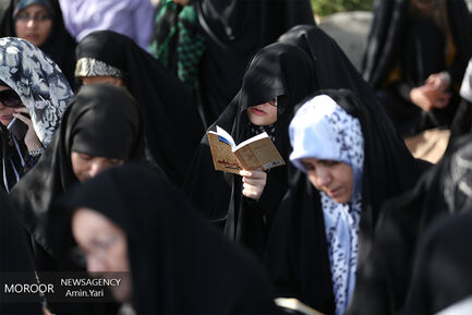 دعای عرفه در کهف الشهدا