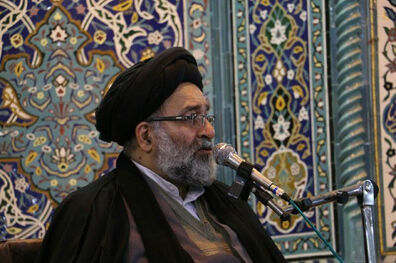 افراد زاویه‌دار با ولایت و منحرفان لایق ریاست جمهوری نیستند