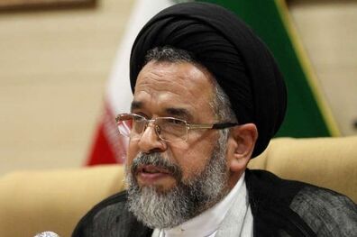 نهضت حسینی نباید به خرافات آلوده شود