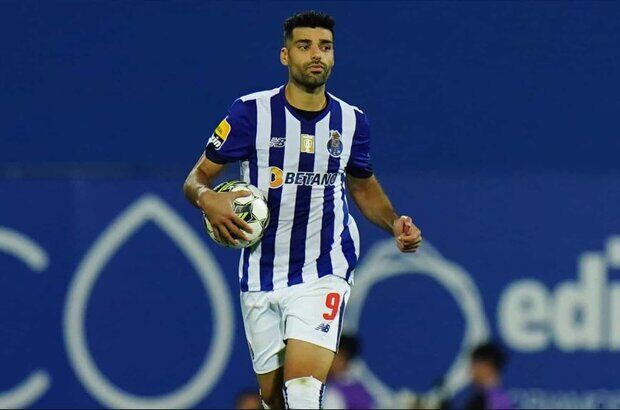 ستاره تیم ملی فوتبال ایران پدر شد
