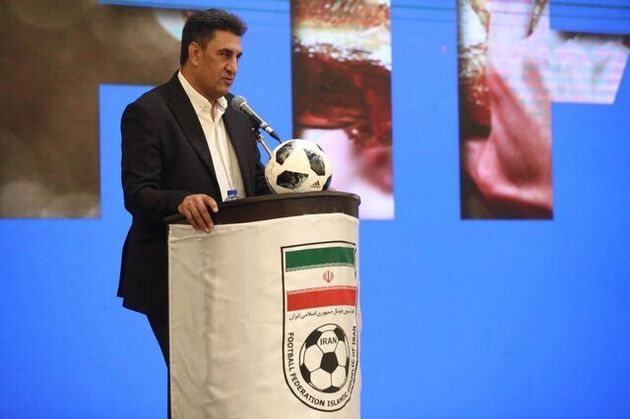  VAR در تهران می‌ماند