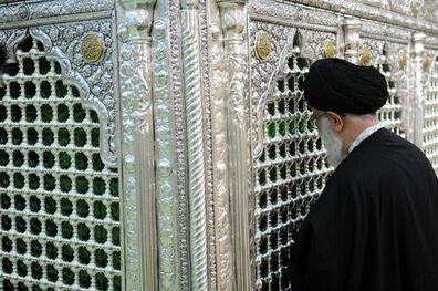 زیارت رهبر معظم انقلاب از حرم حضرت عبدالعظیم الحسنی (ع)