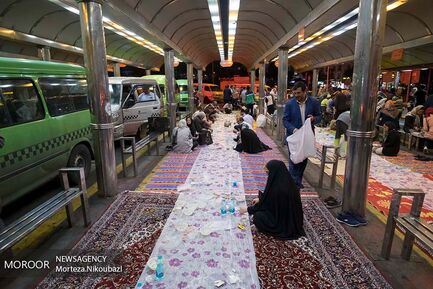 افطاری در  ترمینال تاکسی ونک