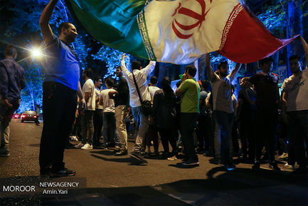 شادی مردم تهران پس از پیروزی ایران مقابل مراکش در جام جهانی ۲۰۱۸ روسیه