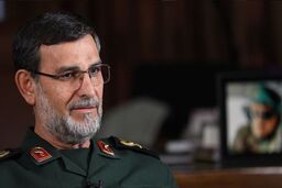 خروج ناو هواپیمابر آیزنهاور آمریکا از خلیج فارس
