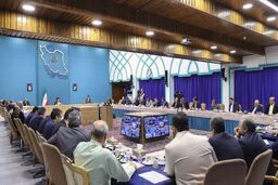 مدیران بانک‌هایی که در پرداخت تسهیلات کوتاهی کرده‌اند، بازخواست شوند