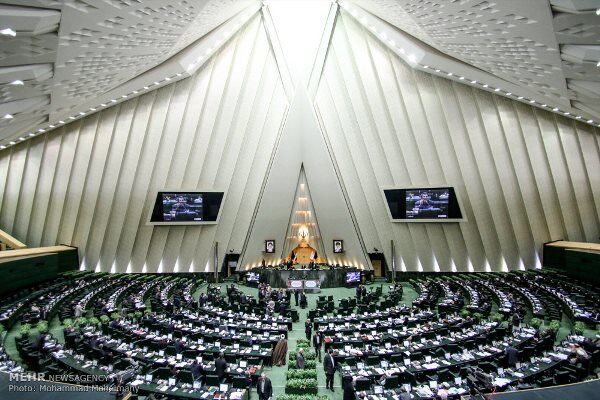 پایان جلسه غیر علنی مجلسیون با ظریف/ توضیحات لاریجانی در رابطه با جلسه غیر علنی